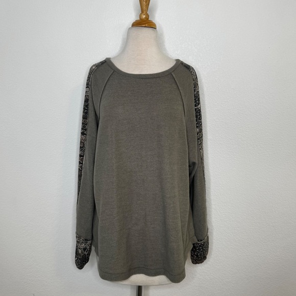 Easel Womens Top Paisley Camo Sleeve Pullover Blouse Size M Olive Green Boho - Picture 6 of 11